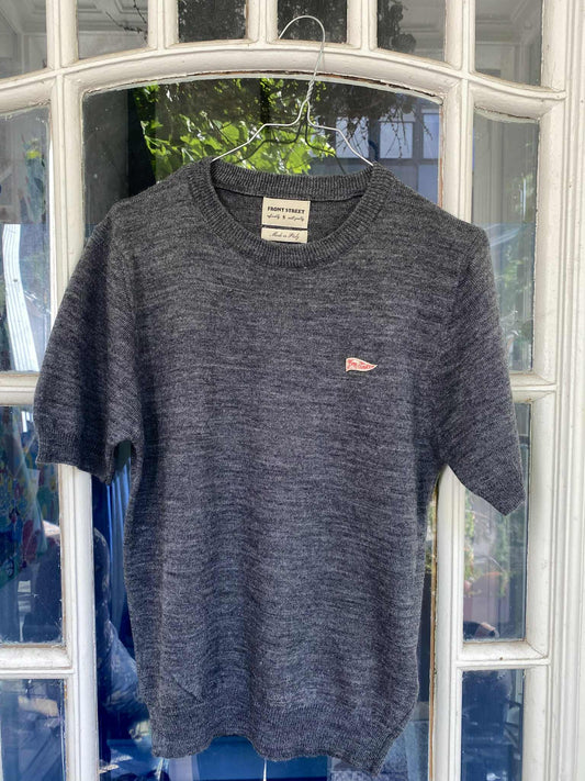 KNITTED FLAG TEE - ANTHRACITE