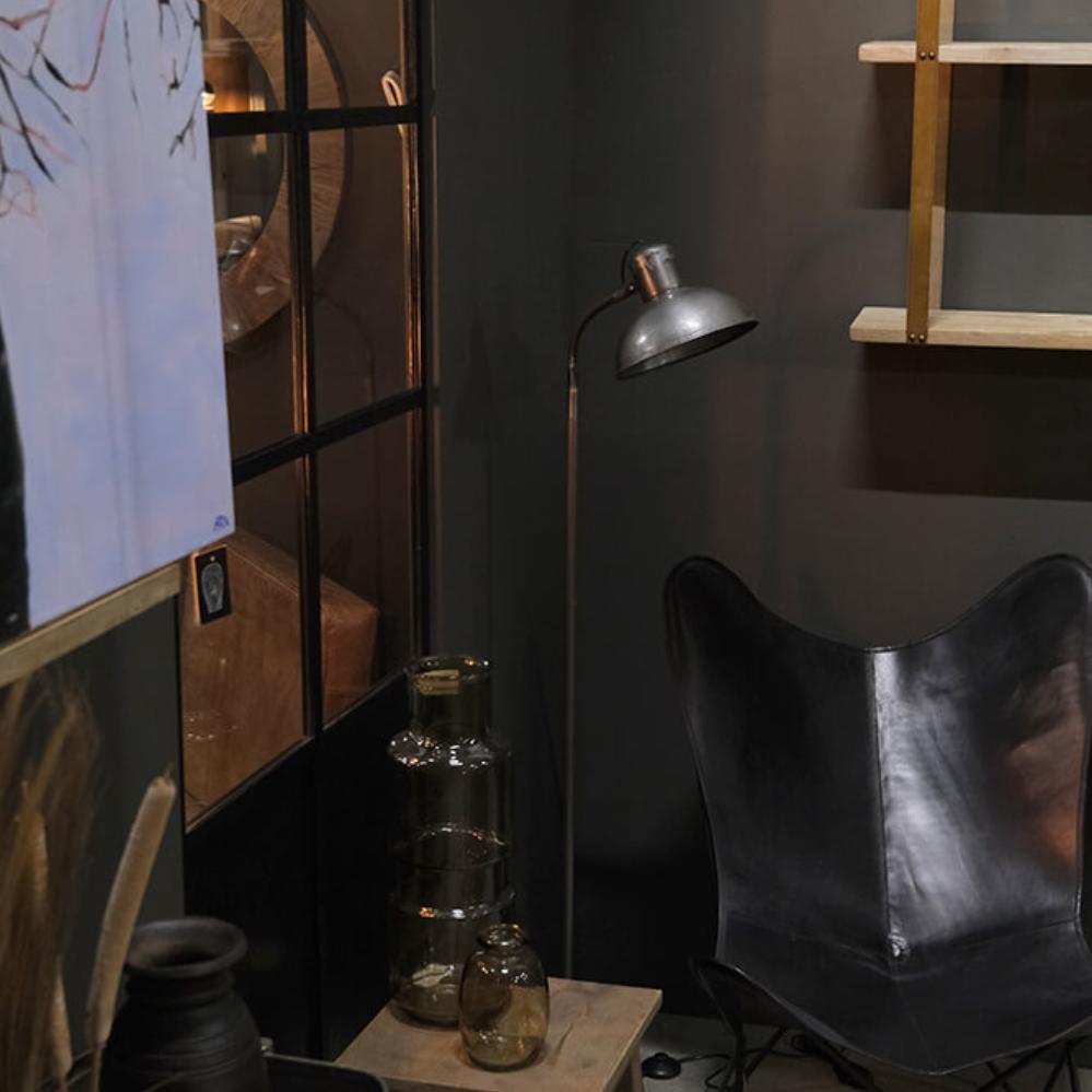 WALENTIN GULVVLAMPE I JERN